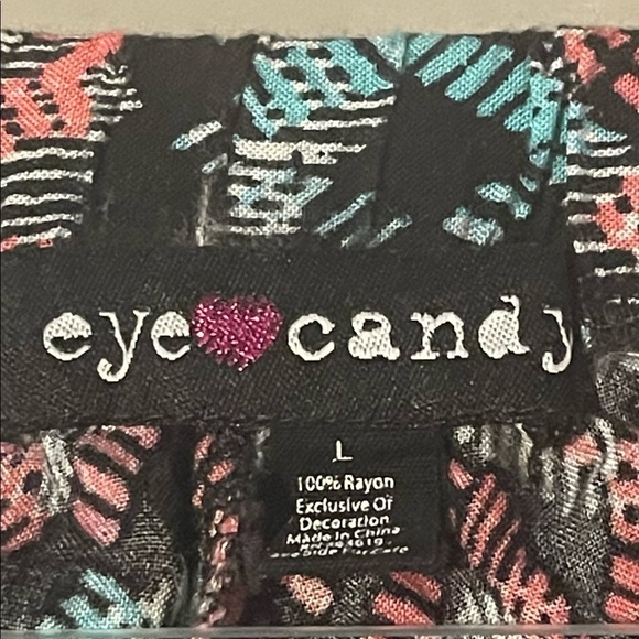 EYE Candy multi colored patterned shorts - Picture 6 of 7